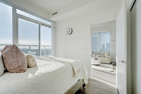 Photo 18 at 806 - 6 Parkwood Avenue, Casa Loma, Toronto