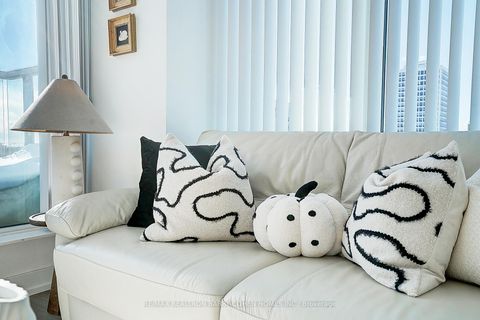 Photo 20 at 806 - 6 Parkwood Avenue, Casa Loma, Toronto