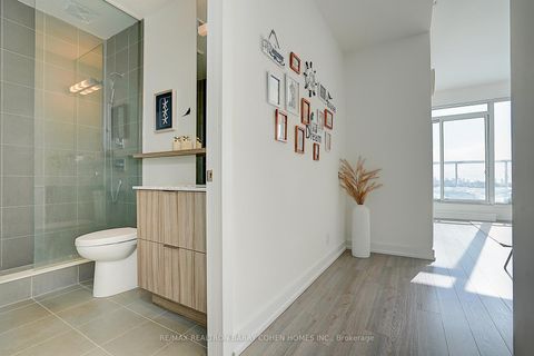 Photo 23 at 806 - 6 Parkwood Avenue, Casa Loma, Toronto