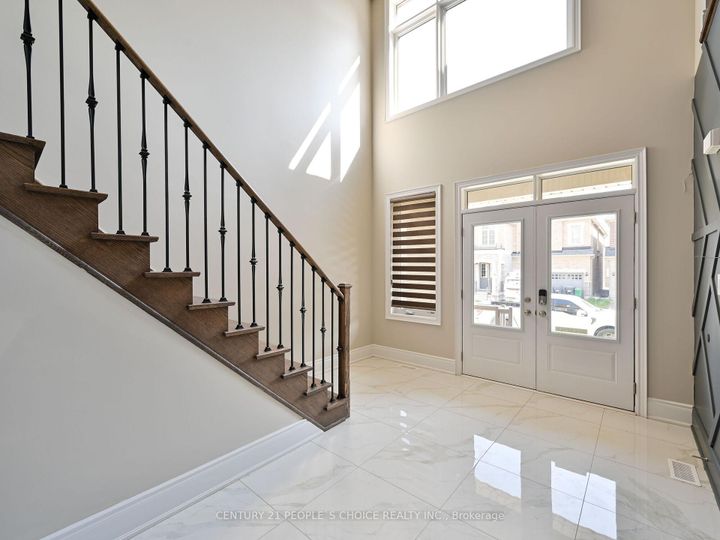 Photo 4 at 12 Junior Road, Northwest Brampton, Brampton