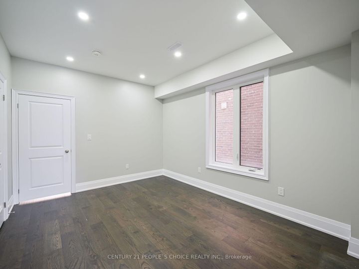 Photo 5 at 12 Junior Road, Northwest Brampton, Brampton