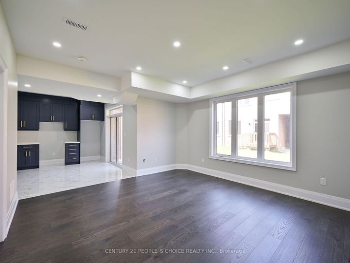 Photo 7 at 12 Junior Road, Northwest Brampton, Brampton