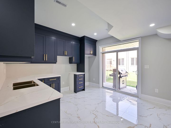 Photo 8 at 12 Junior Road, Northwest Brampton, Brampton