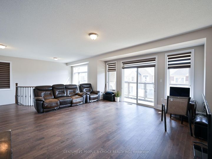 Photo 12 at 12 Junior Road, Northwest Brampton, Brampton