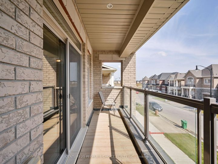 Photo 14 at 12 Junior Road, Northwest Brampton, Brampton