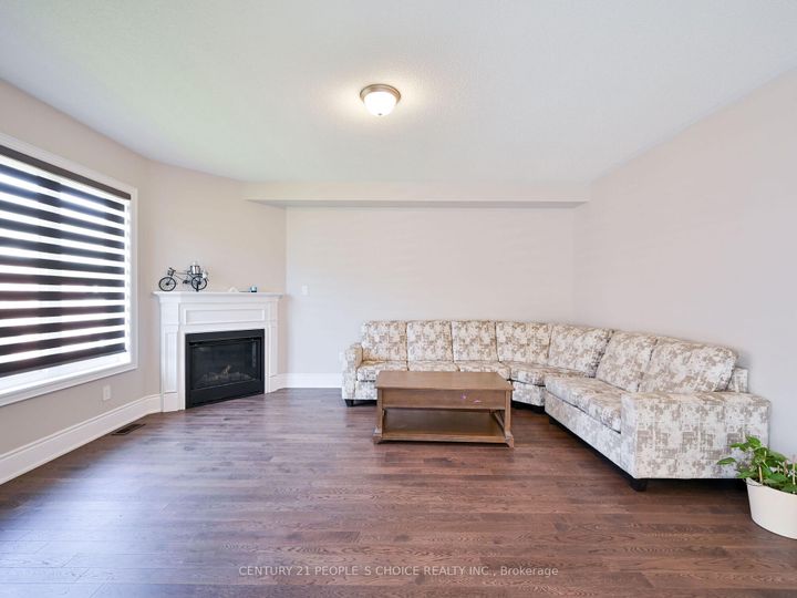 Photo 15 at 12 Junior Road, Northwest Brampton, Brampton