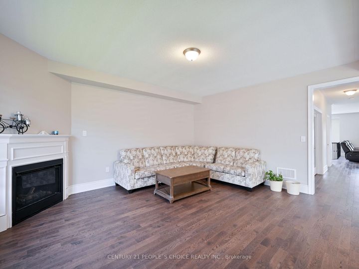 Photo 16 at 12 Junior Road, Northwest Brampton, Brampton