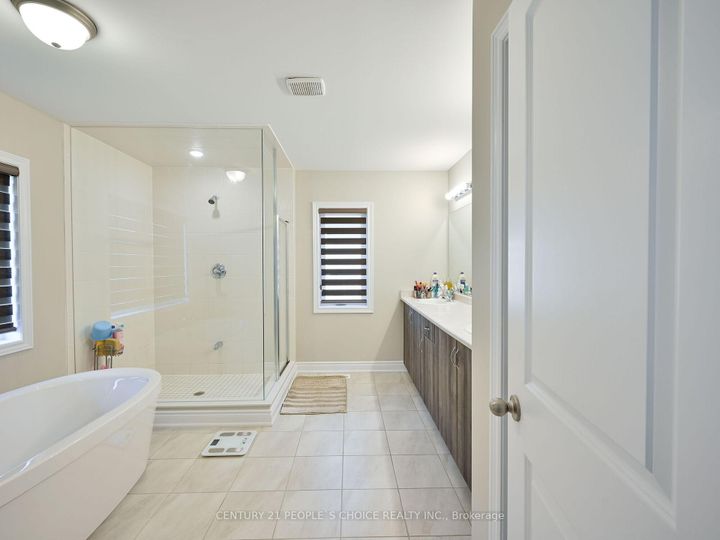 Photo 28 at 12 Junior Road, Northwest Brampton, Brampton