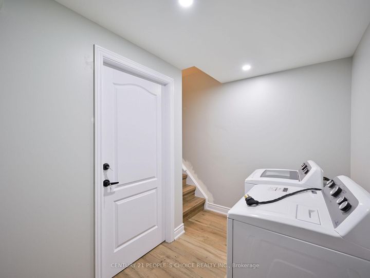 Photo 39 at 12 Junior Road, Northwest Brampton, Brampton