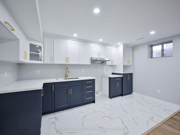 Photo 43 at 12 Junior Road, Northwest Brampton, Brampton