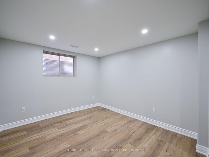 Photo 45 at 12 Junior Road, Northwest Brampton, Brampton