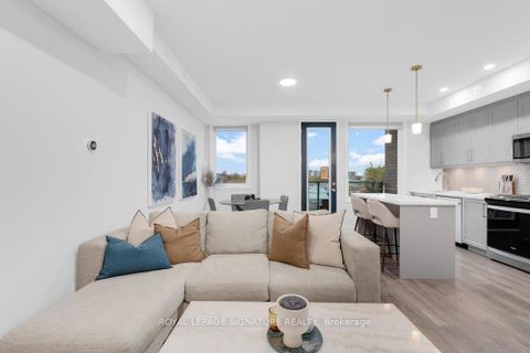 Photo 5 at 4 - 1467 O'Connor Drive, Parkview, Toronto