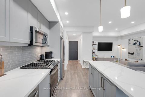 Photo 11 at 4 - 1467 O'Connor Drive, Parkview, Toronto