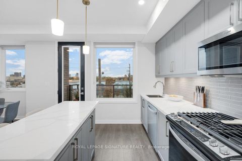 Photo 12 at 4 - 1467 O'Connor Drive, Parkview, Toronto
