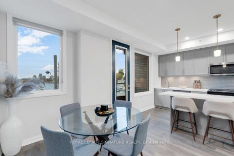 Photo 17 at 4 - 1467 O'Connor Drive, Parkview, Toronto