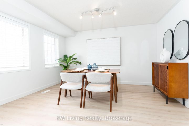 Photo 2 at 6 - 180 Forum Drive, Hurontario, Mississauga