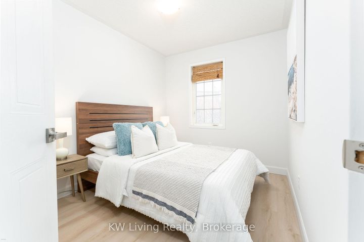 Photo 6 at 6 - 180 Forum Drive, Hurontario, Mississauga