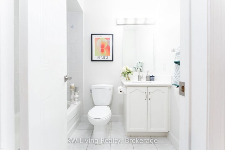 Photo 12 at 6 - 180 Forum Drive, Hurontario, Mississauga