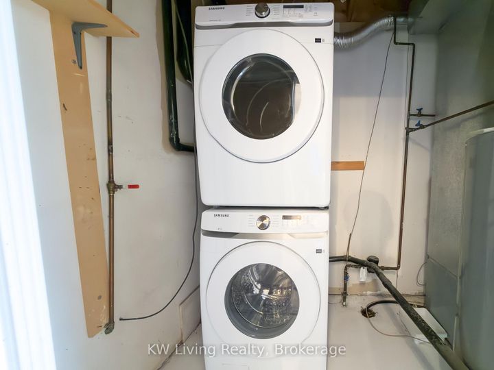 Photo 13 at 6 - 180 Forum Drive, Hurontario, Mississauga