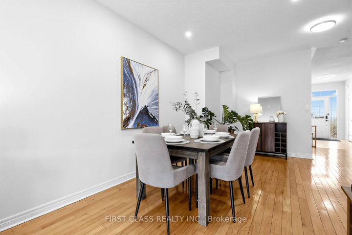 Photo 13 at 36 - 8 Townwood Drive, Jefferson, Richmond Hill