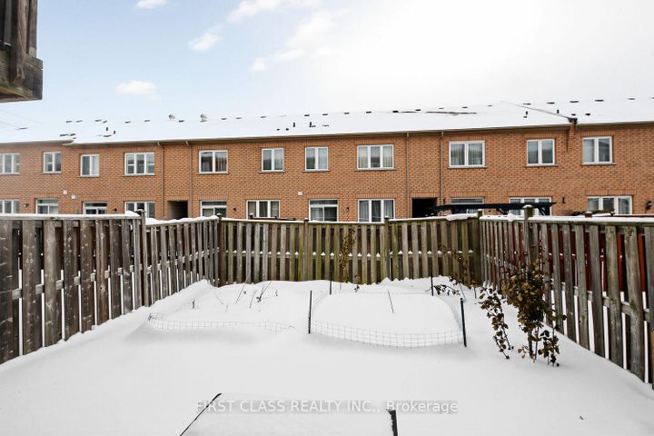 Photo 30 at 36 - 8 Townwood Drive, Jefferson, Richmond Hill