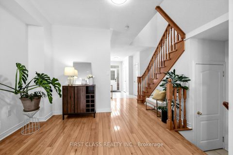 Photo 2 at 36 - 8 Townwood Drive, Jefferson, Richmond Hill