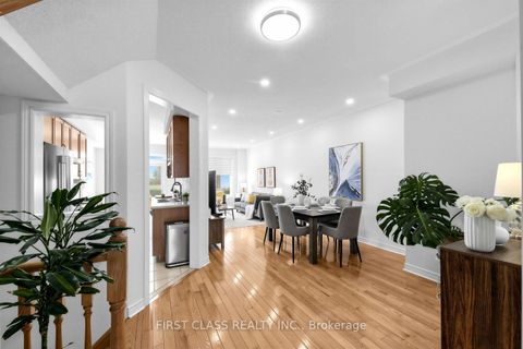 Photo 3 at 36 - 8 Townwood Drive, Jefferson, Richmond Hill