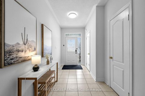 Photo 4 at 36 - 8 Townwood Drive, Jefferson, Richmond Hill