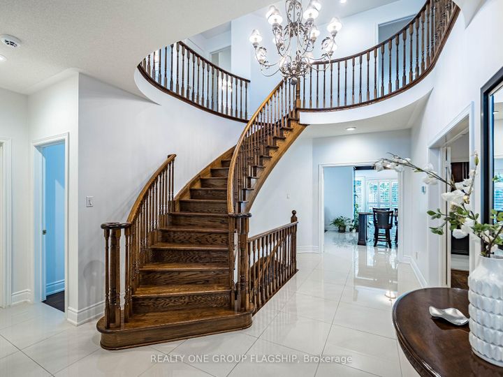 Photo 5 at 5290 Hilton Court, Central Erin Mills, Mississauga