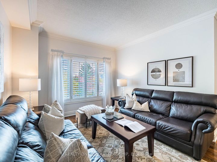 Photo 7 at 5290 Hilton Court, Central Erin Mills, Mississauga