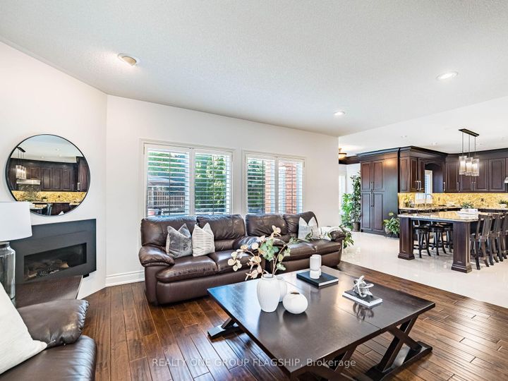 Photo 12 at 5290 Hilton Court, Central Erin Mills, Mississauga