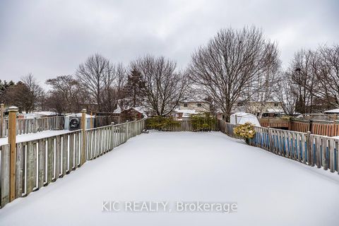 Photo 32 at 16 Turnberry Crescent, Courtice, Clarington
