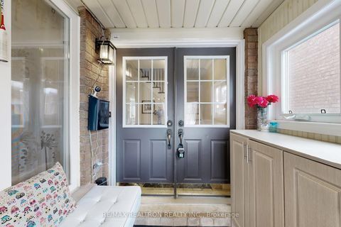 Photo 2 at 45 Newmill Crescent, Devonsleigh, Richmond Hill