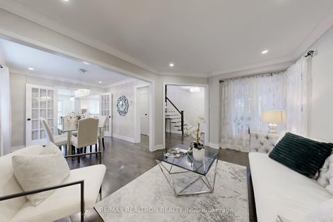 Photo 5 at 45 Newmill Crescent, Devonsleigh, Richmond Hill