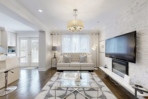 Photo 11 at 45 Newmill Crescent, Devonsleigh, Richmond Hill