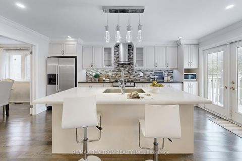 Photo 12 at 45 Newmill Crescent, Devonsleigh, Richmond Hill