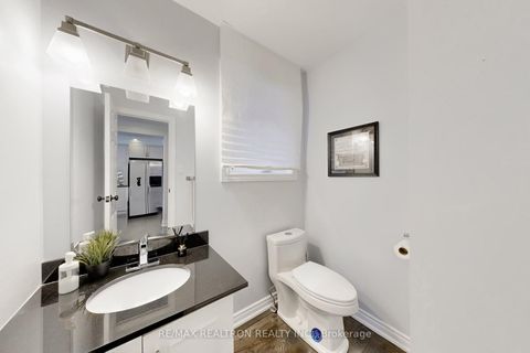 Photo 19 at 45 Newmill Crescent, Devonsleigh, Richmond Hill