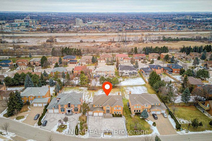 Photo 3 at 145 Beckenridge Drive, Milliken Mills East, Markham