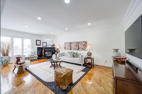 Photo 10 at 145 Beckenridge Drive, Milliken Mills East, Markham