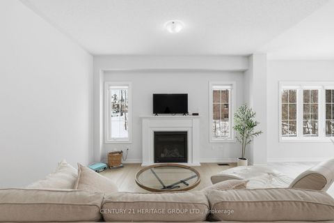 Photo 4 at 8 Scotia Road, Sutton & Jackson's Point, Georgina