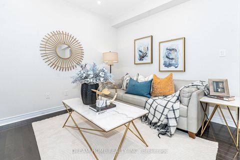 Photo 4 at 11 Homer Crescent, Rural Aurora, Aurora