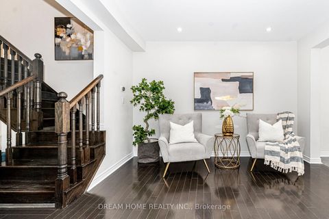 Photo 6 at 11 Homer Crescent, Rural Aurora, Aurora