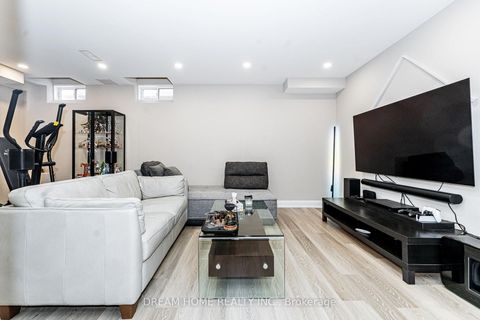 Photo 33 at 11 Homer Crescent, Rural Aurora, Aurora