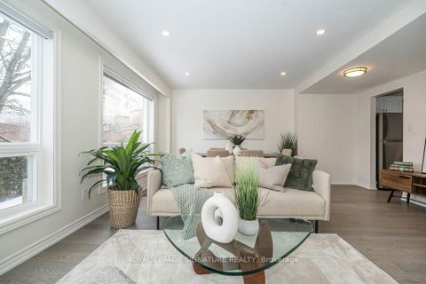 Photo 1 at 16 Corvus Starway, Henry Farm, Toronto