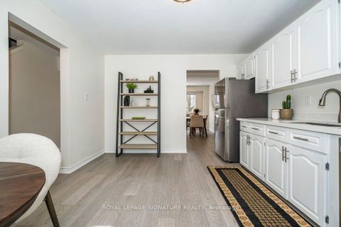 Photo 7 at 16 Corvus Starway, Henry Farm, Toronto