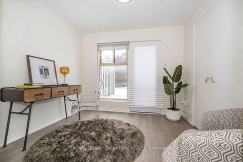 Photo 18 at 16 Corvus Starway, Henry Farm, Toronto