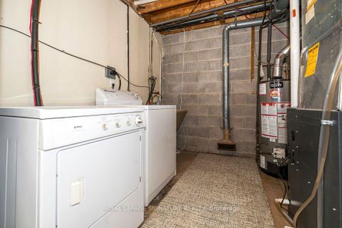 Photo 21 at 16 Corvus Starway, Henry Farm, Toronto