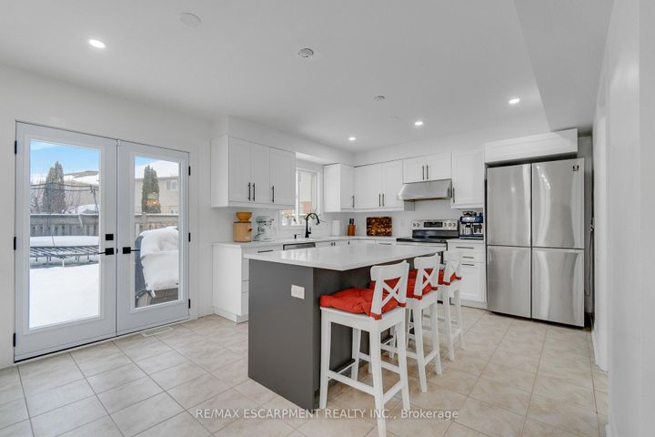 Photo 12 at 191 Hawkswood Trail, Carpenter, Hamilton