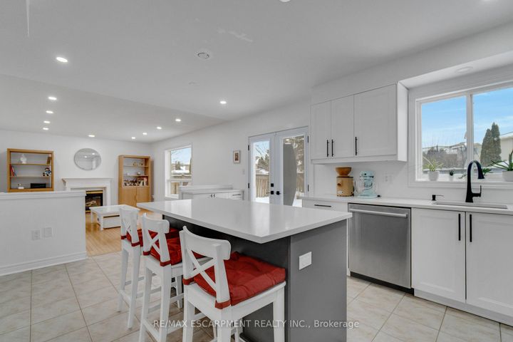 Photo 13 at 191 Hawkswood Trail, Carpenter, Hamilton