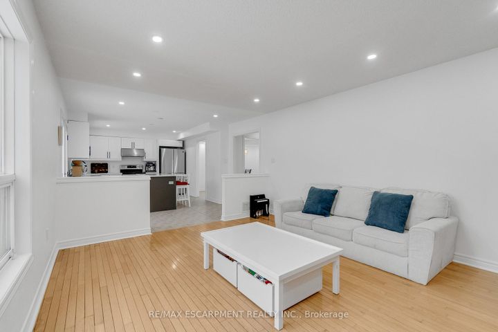 Photo 19 at 191 Hawkswood Trail, Carpenter, Hamilton